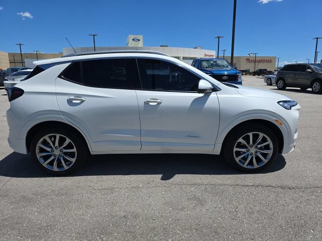 Used 2025 Buick Encore GX Avenir w/ Avenir Technology Package AWD/4WD image 6