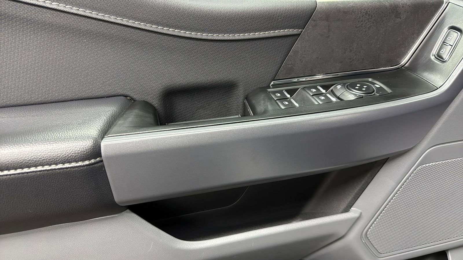 Used 2025 Ford F150 XLT w/ Equipment Group 301A Standard image 11