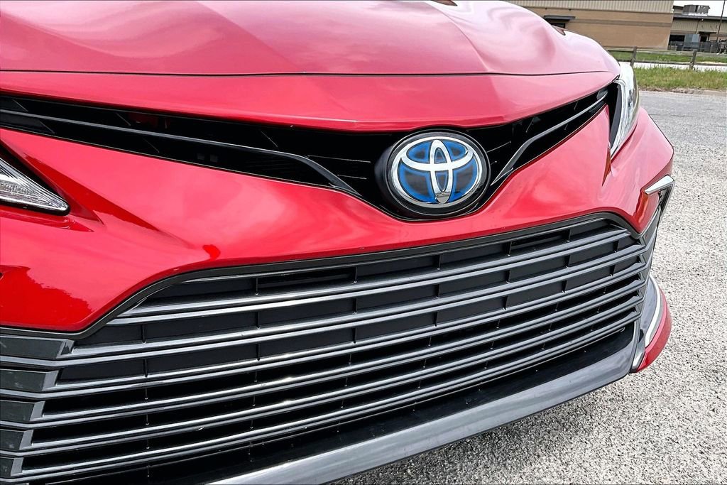 Used 2023 Toyota Camry XLE w/ Cold Weather Package FWD image 28