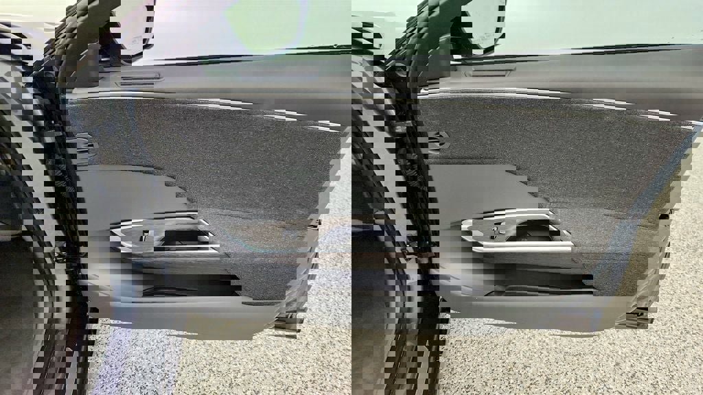 Used 2024 Lucid Air Pure image 27