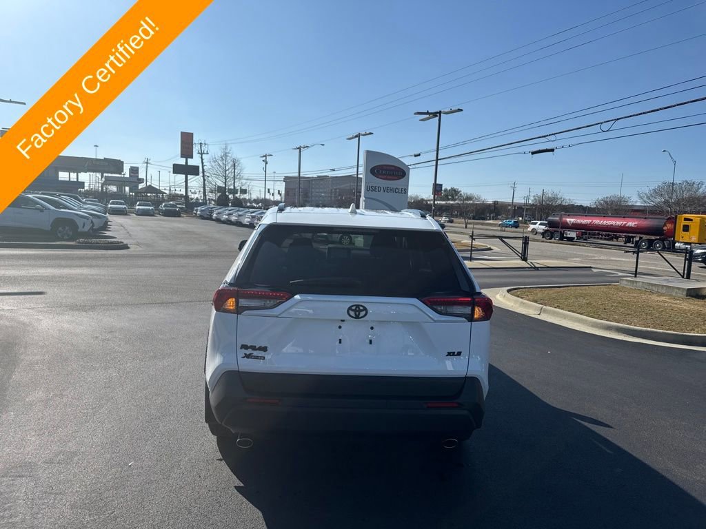 Used 2025 Toyota RAV4 XLE image 4