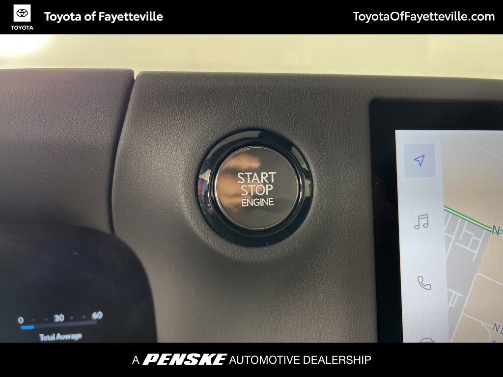 Used 2025 Lexus GX 550 w/ Accessory Package (2T) image 31