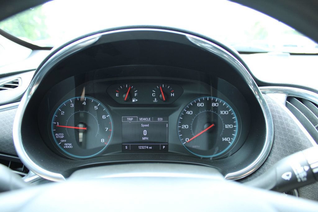 Used 2021 Chevrolet Malibu LT FWD image 15