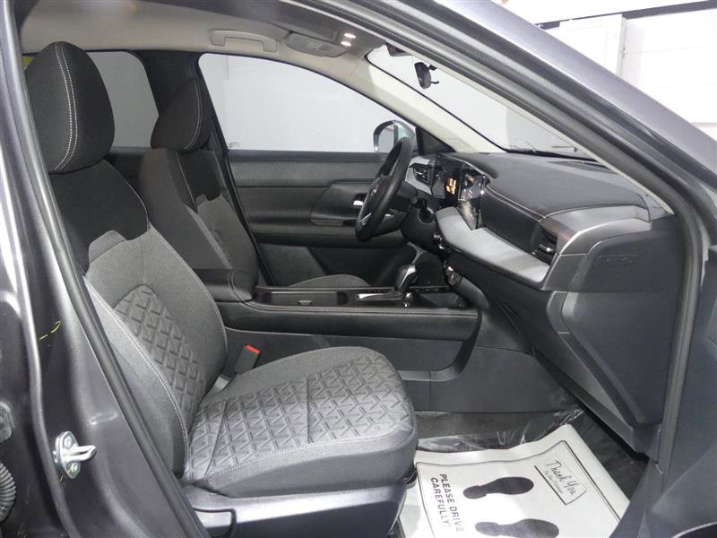 Used 2025 Nissan Kicks SV image 22