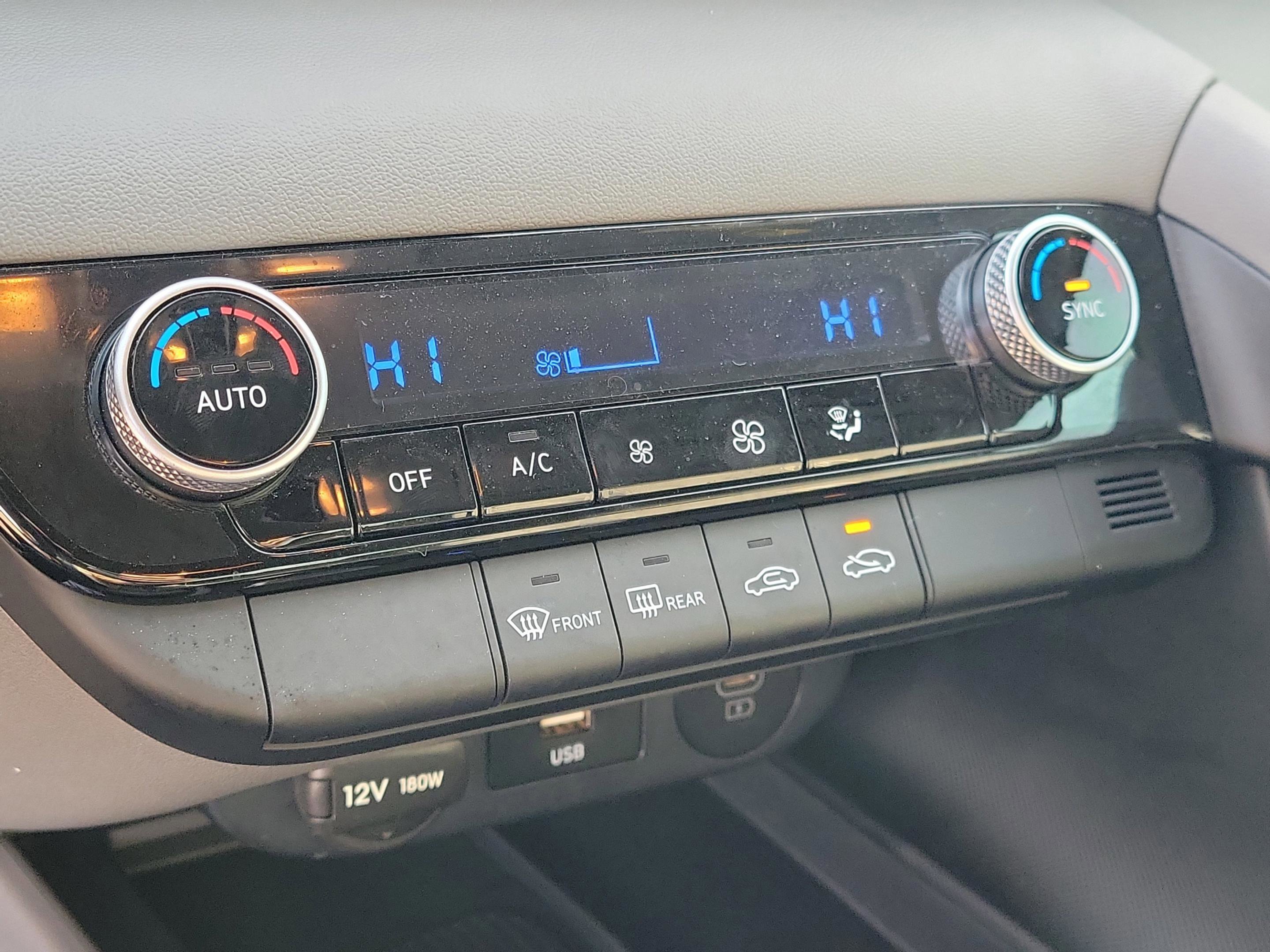 Certified 2025 Hyundai Elantra Sport image 26