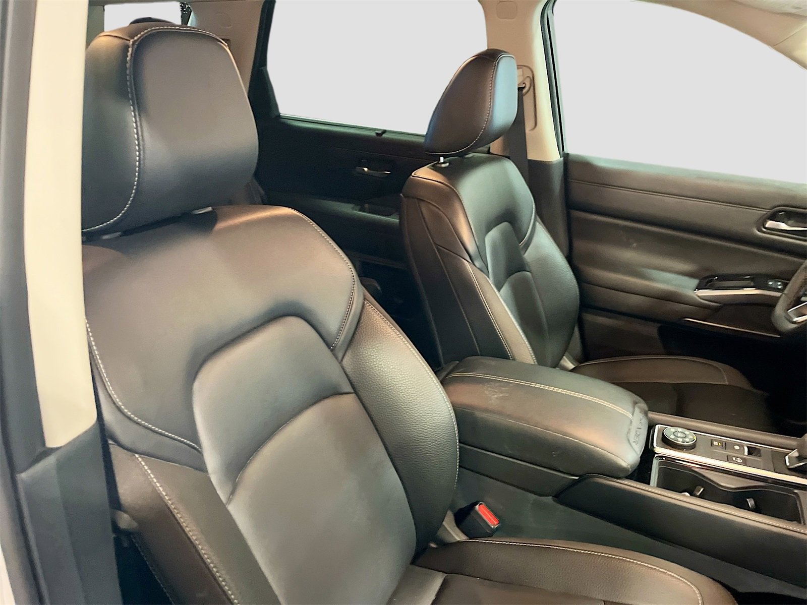 Used 2023 Nissan Pathfinder SL image 30