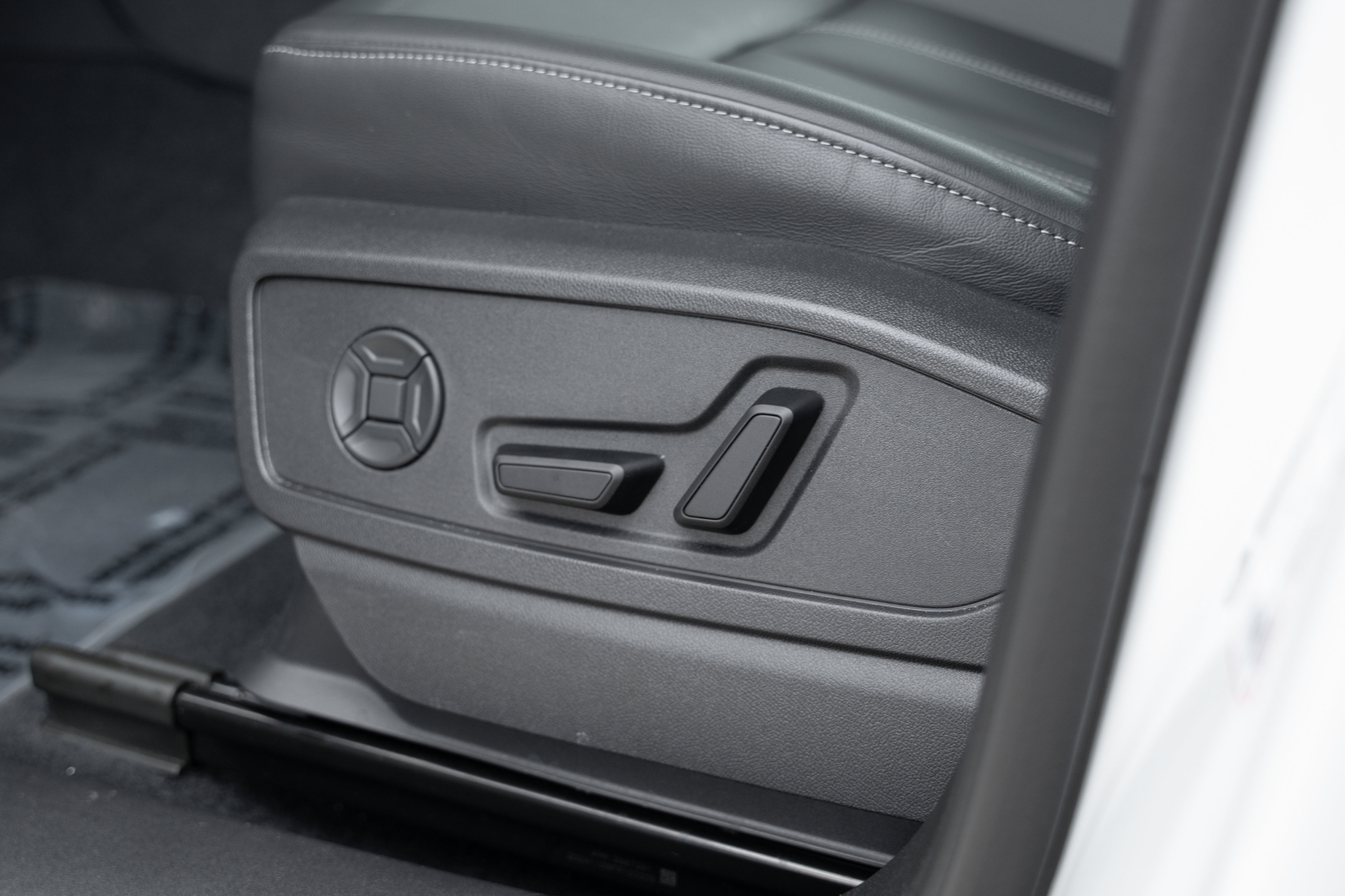 Certified 2025 Audi Q5 Premium w/ Premium Plus AWD/4WD image 20