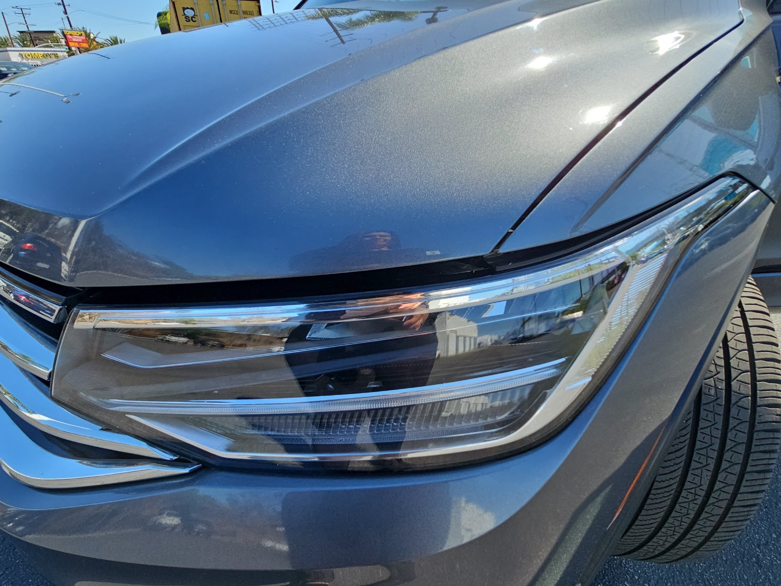 Certified 2024 Volkswagen Tiguan SE R-Line FWD image 33