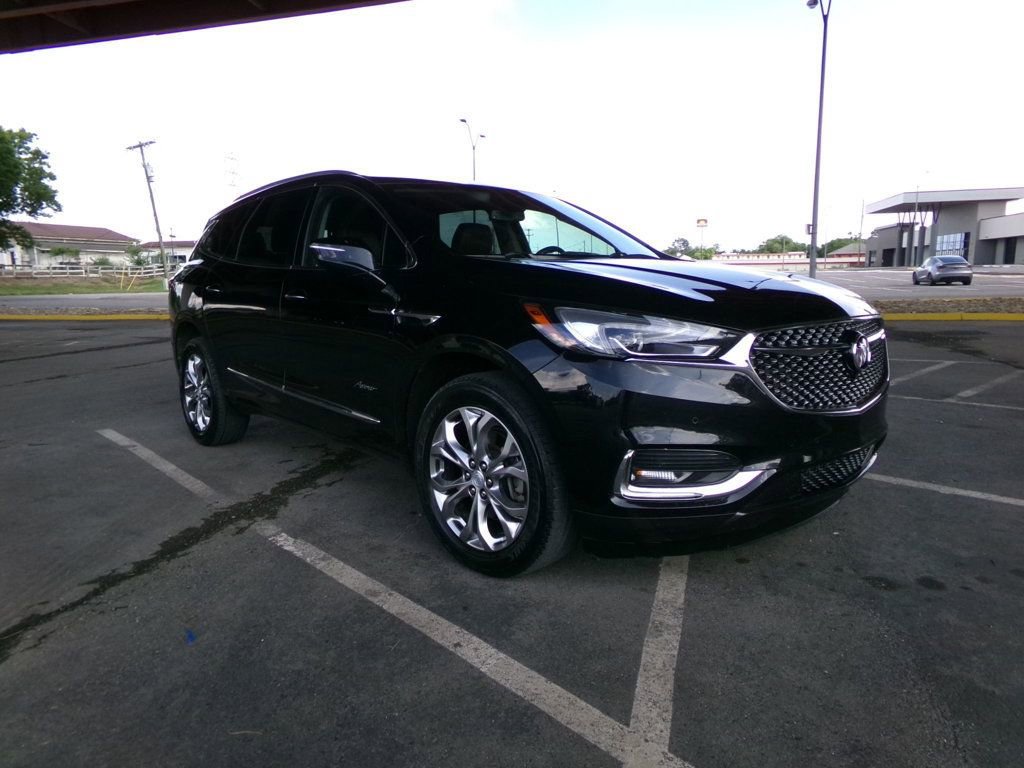 Used 2018 Buick Enclave Avenir w/ Avenir Technology Package AWD/4WD image 4