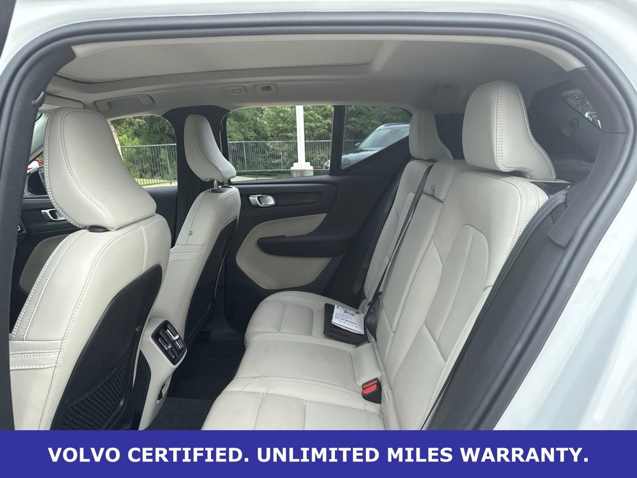Certified 2026 Volvo XC40 B5 Plus AWD/4WD image 15