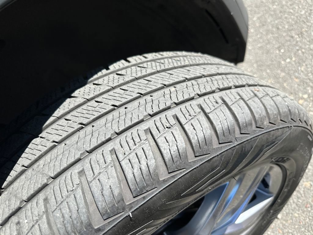 Used 2018 Volkswagen Tiguan SEL Premium image 18