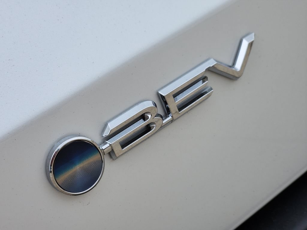 New 2026 Toyota bZ FWD image 8