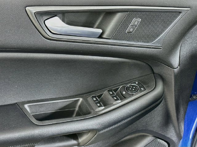 Used 2022 Ford Edge SE AWD/4WD image 10