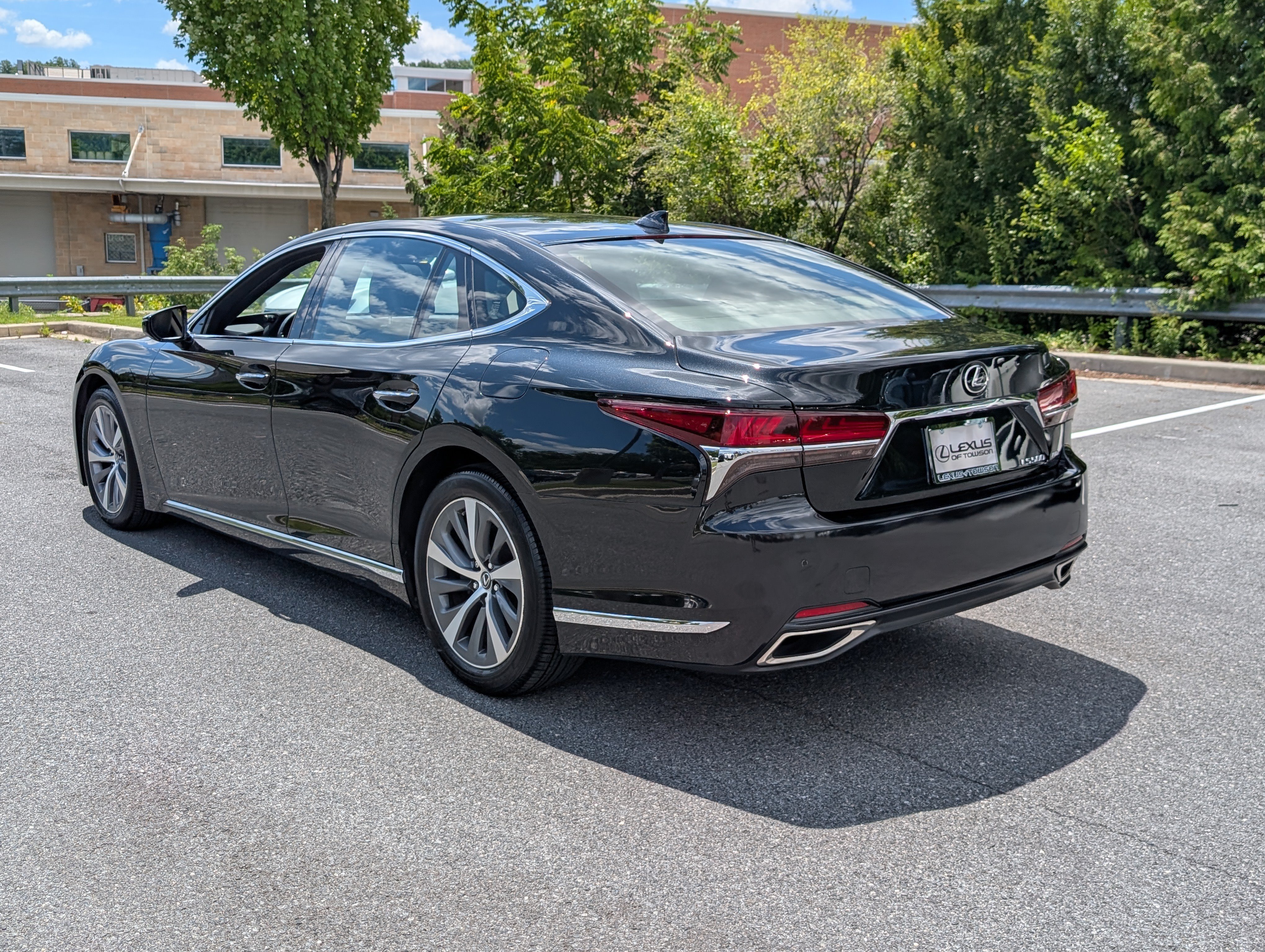 Used 2018 Lexus LS 500 AWD w/ Accessory Package (Z2) image 5