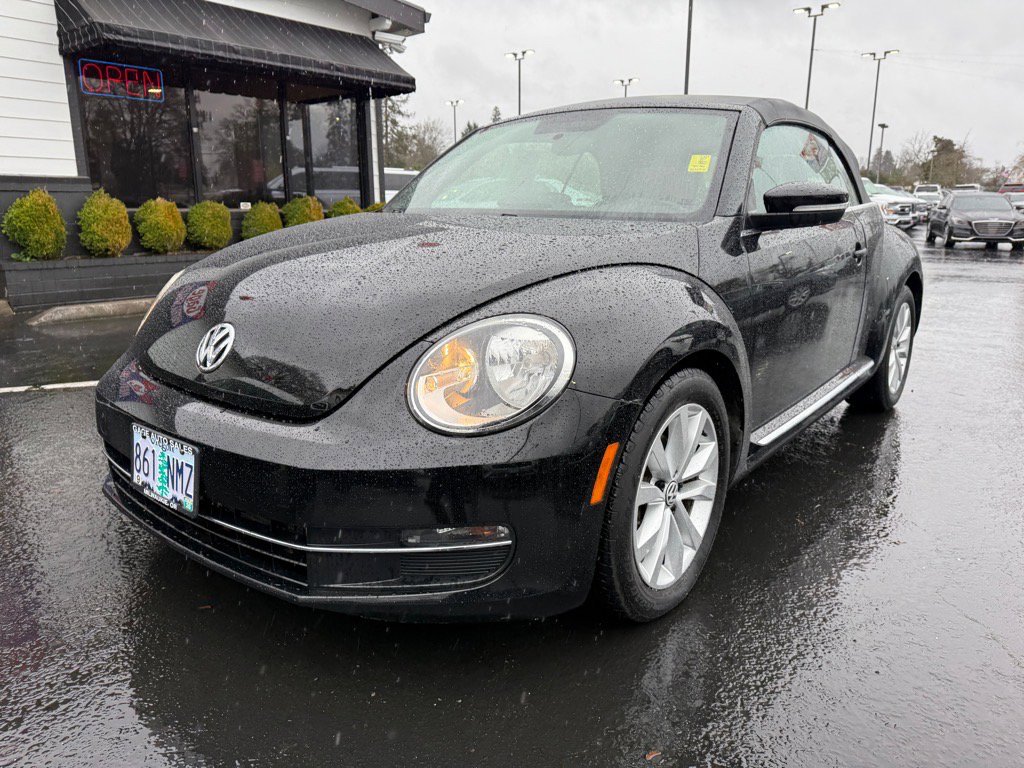 Used 2015 Volkswagen Beetle TDI image 10