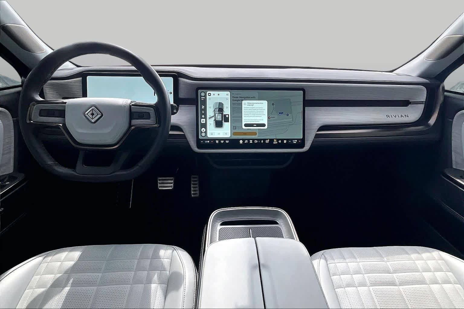 Used 2025 Rivian R1S Premium Dual AWD/4WD image 14