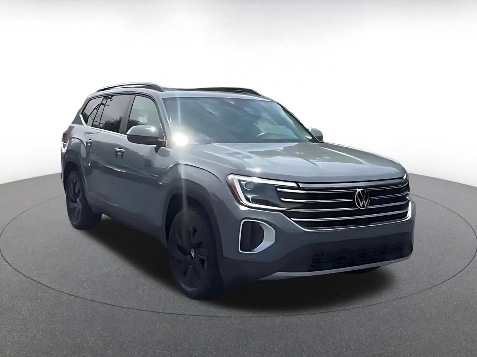 Used 2026 Volkswagen Atlas SE FWD image 3