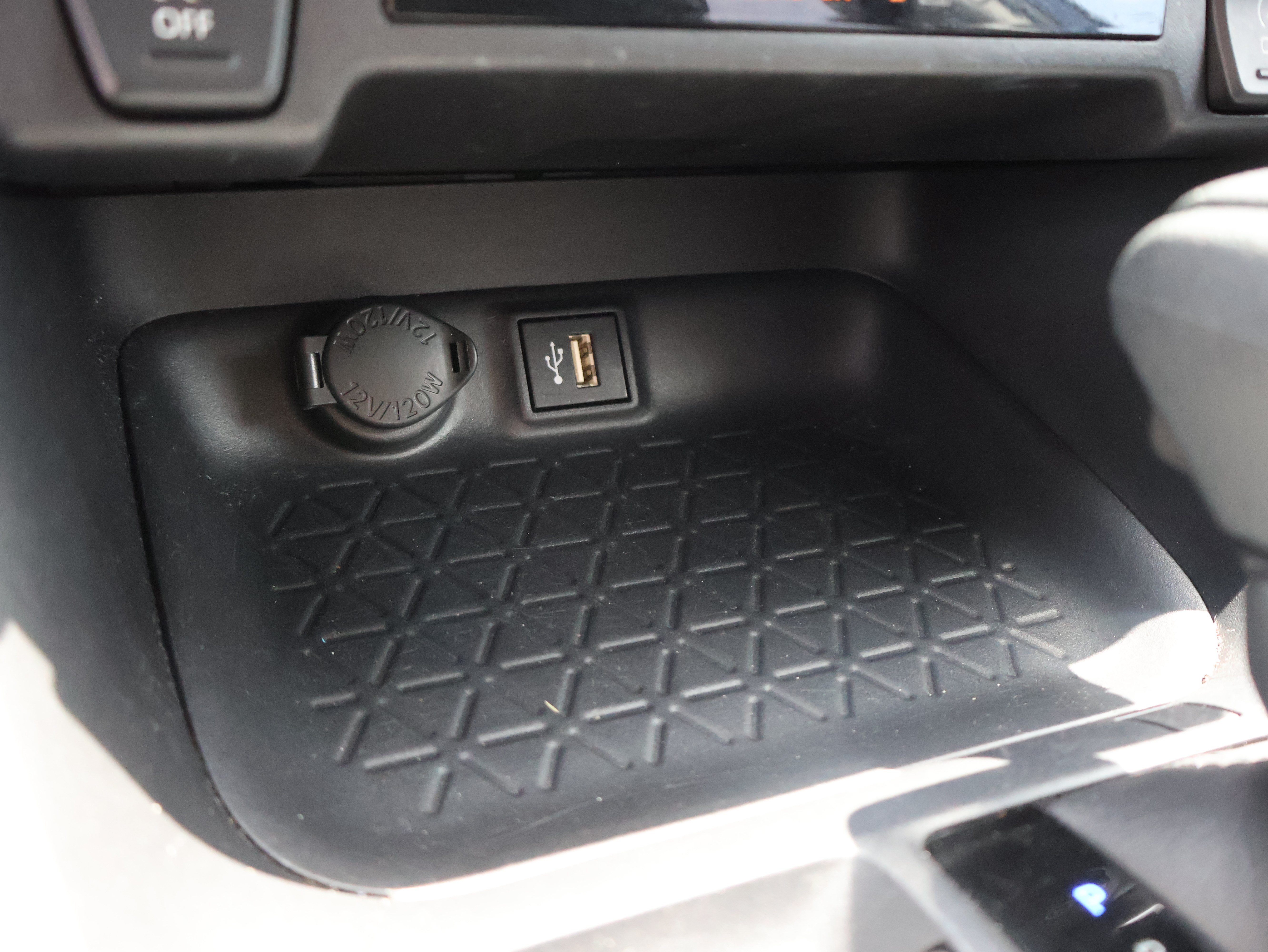 Used 2025 Toyota RAV4 XLE AWD/4WD image 29