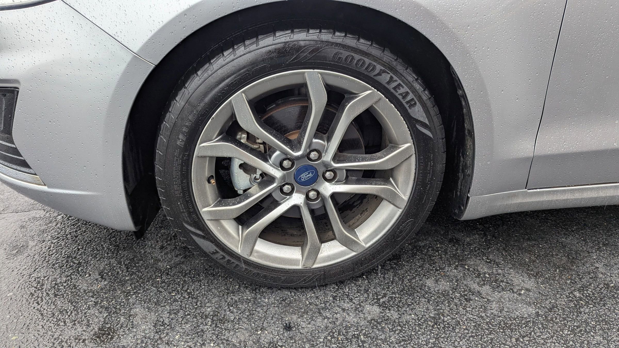 Used 2020 Ford Fusion SEL FWD image 25
