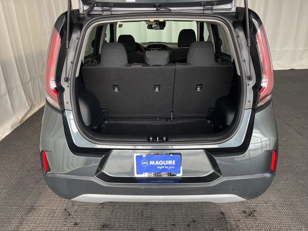Used 2023 Kia Soul LX w/ LX Technology Package FWD image 29