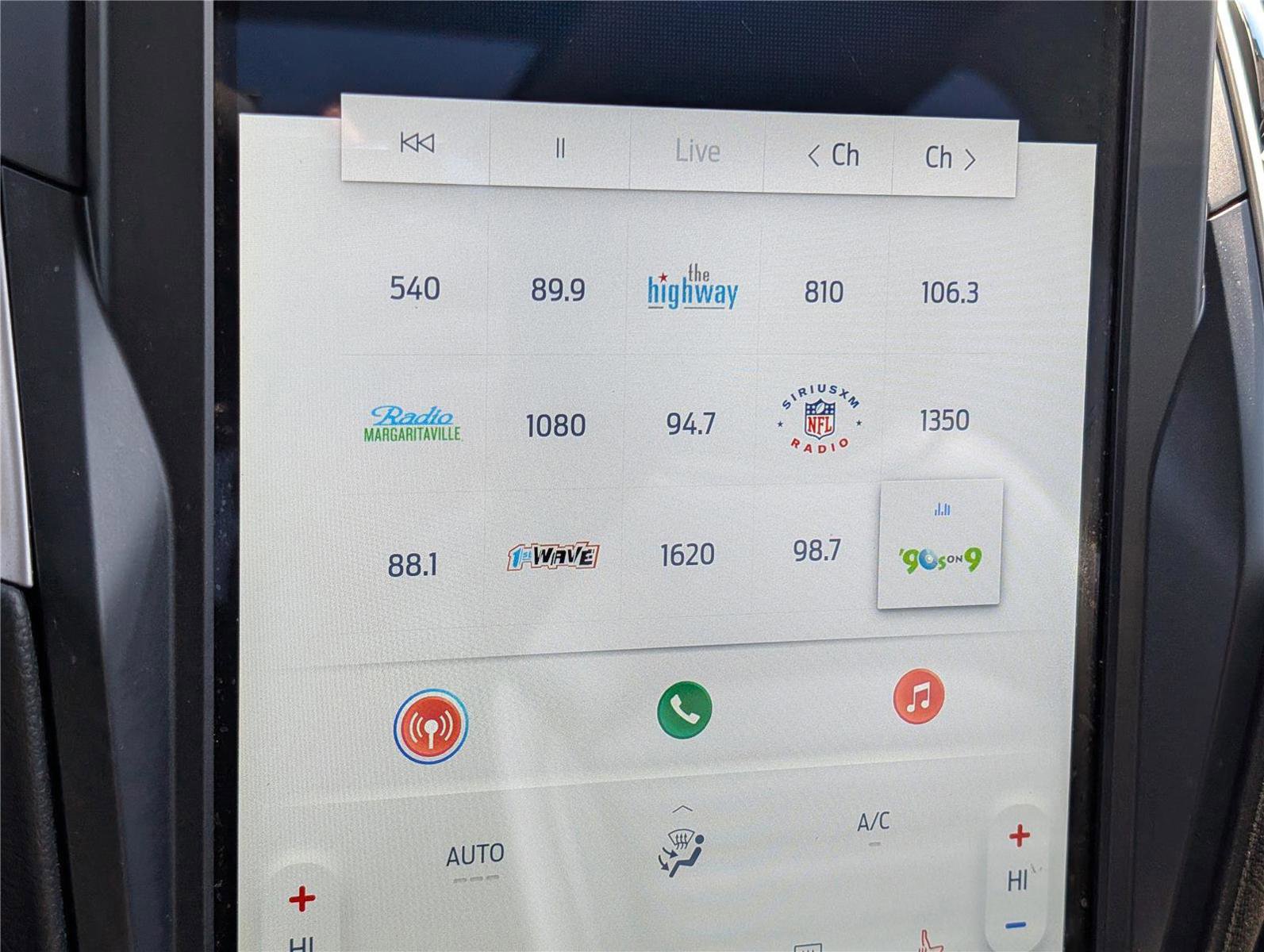 Used 2022 Ford Edge SEL w/ Convenience Package image 29