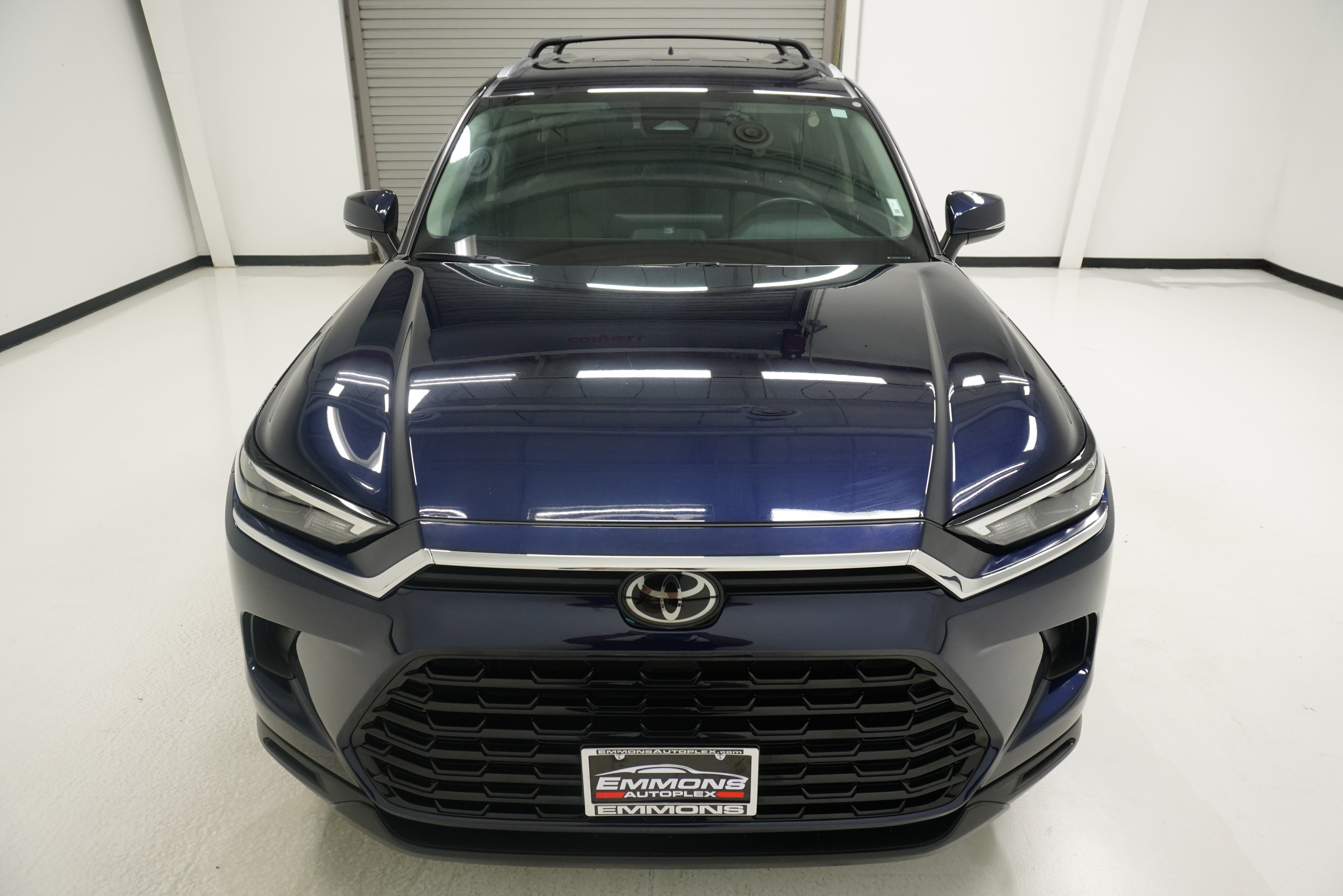 Used 2024 Toyota Grand Highlander FWD image 2