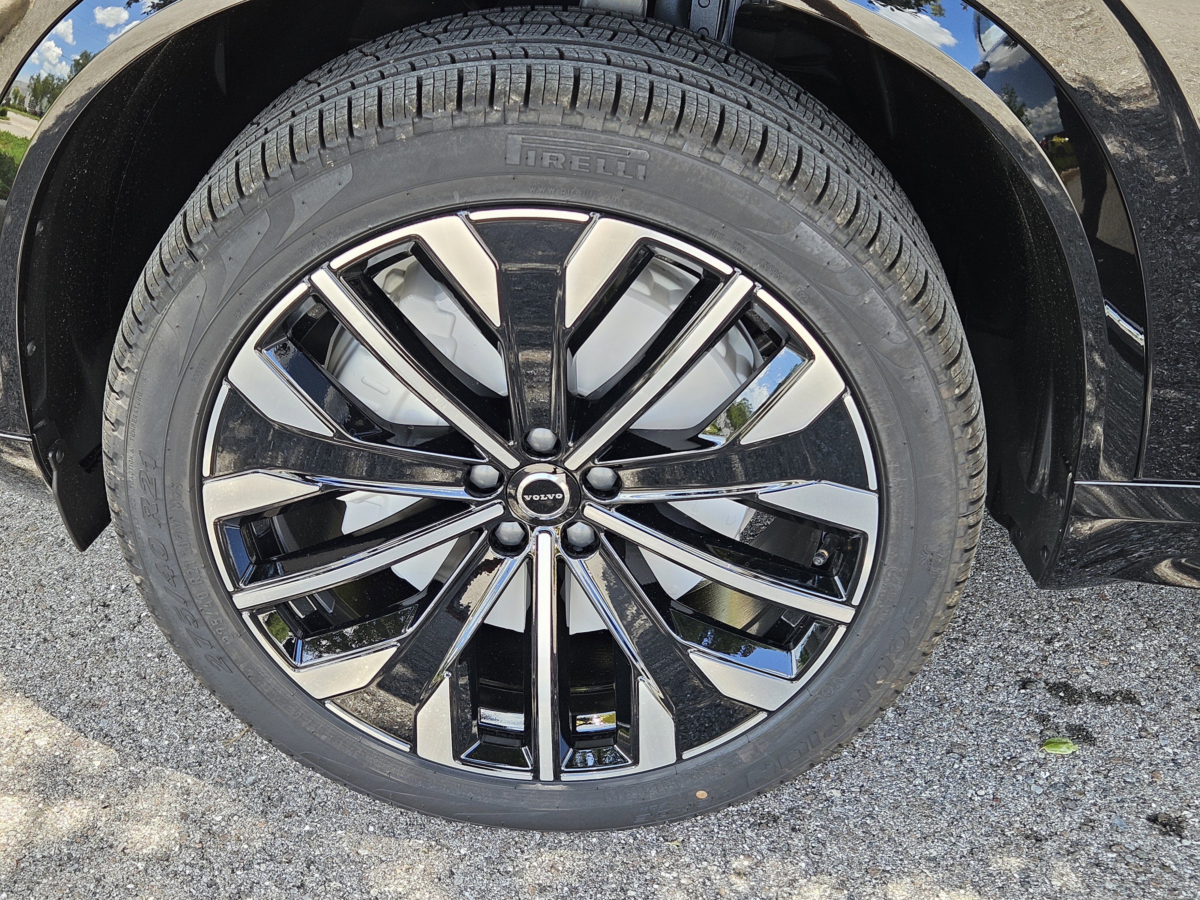 New 2026 Volvo XC90 B5 Core w/ Protection Package image 37