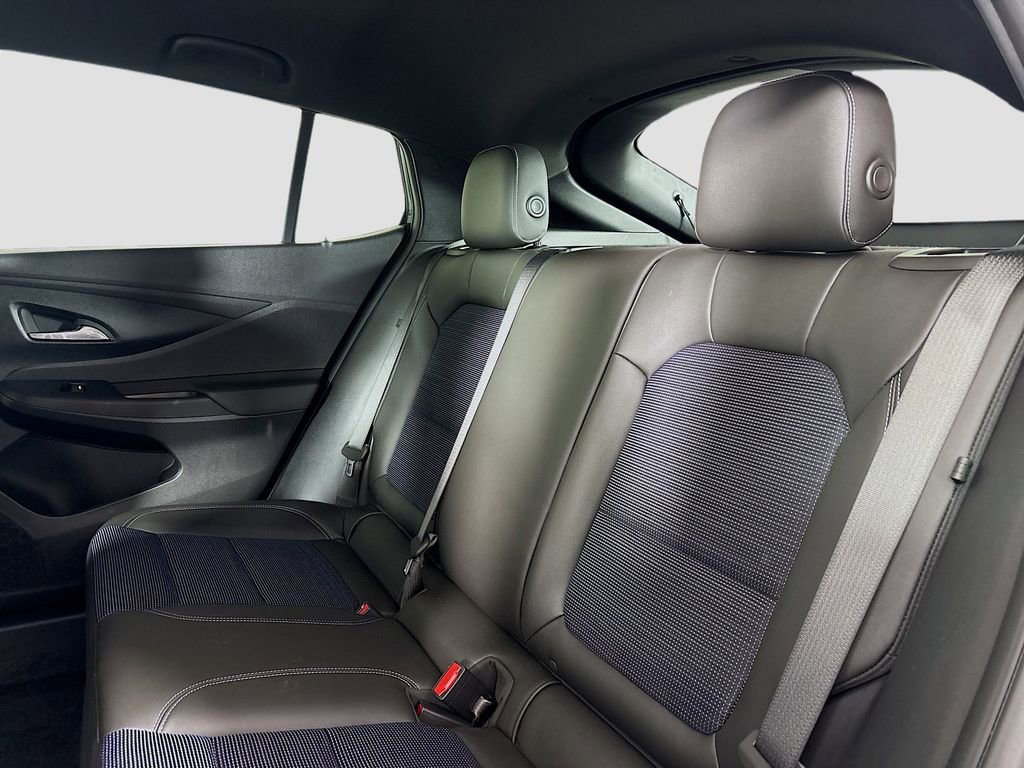 Used 2025 Buick Envista Preferred w/ Convenience I Package image 25