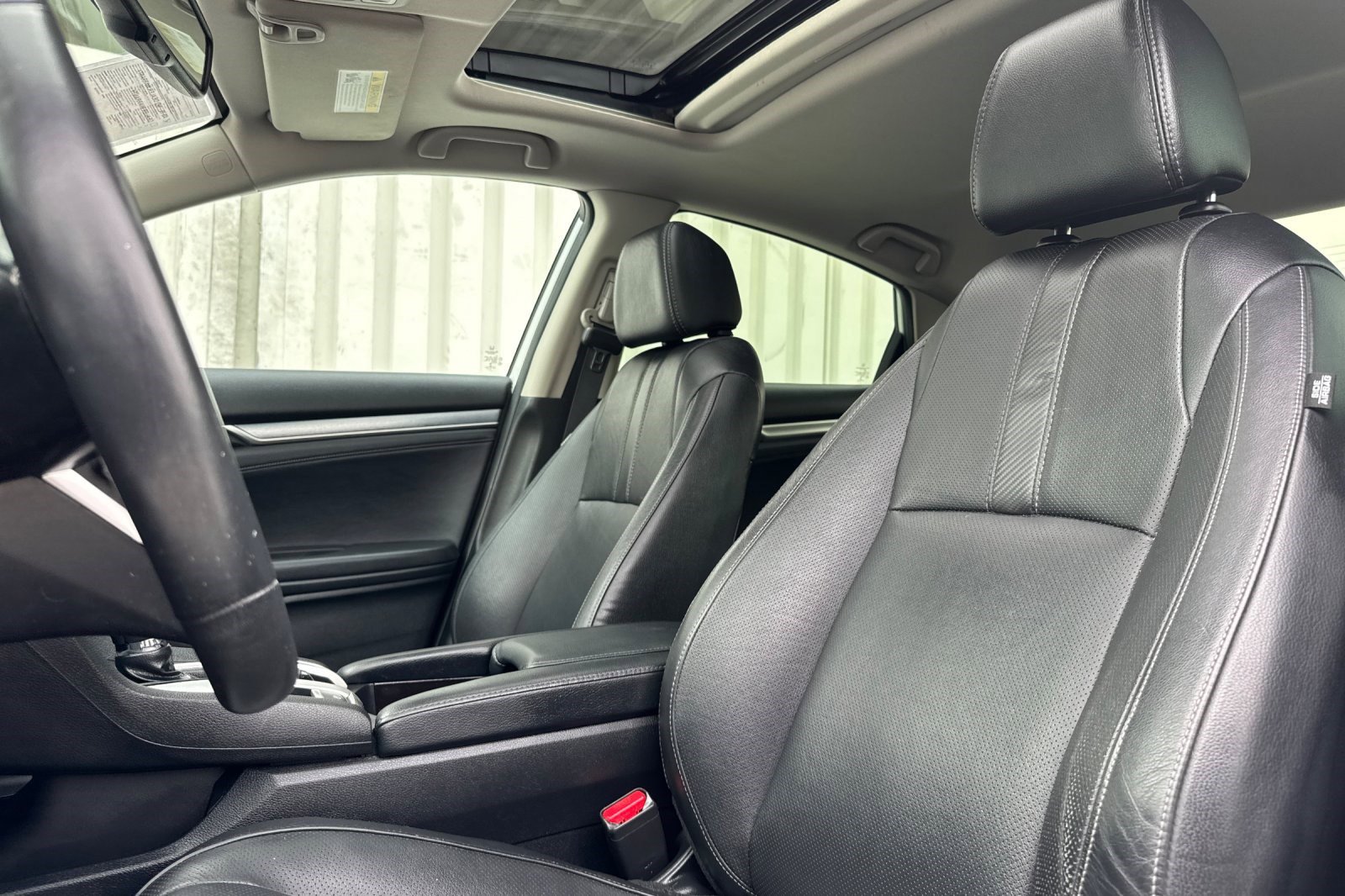 Used 2018 Honda Civic Touring image 22