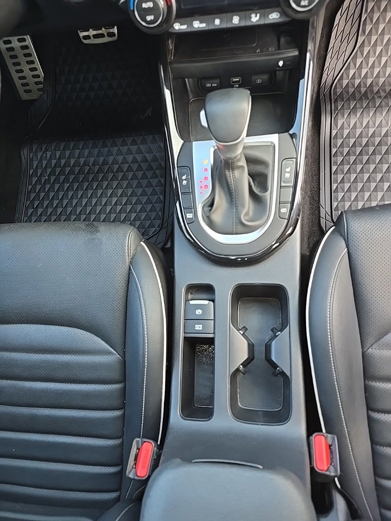 Used 2024 Kia Forte GT-Line w/ GT-Line Premium Package image 9