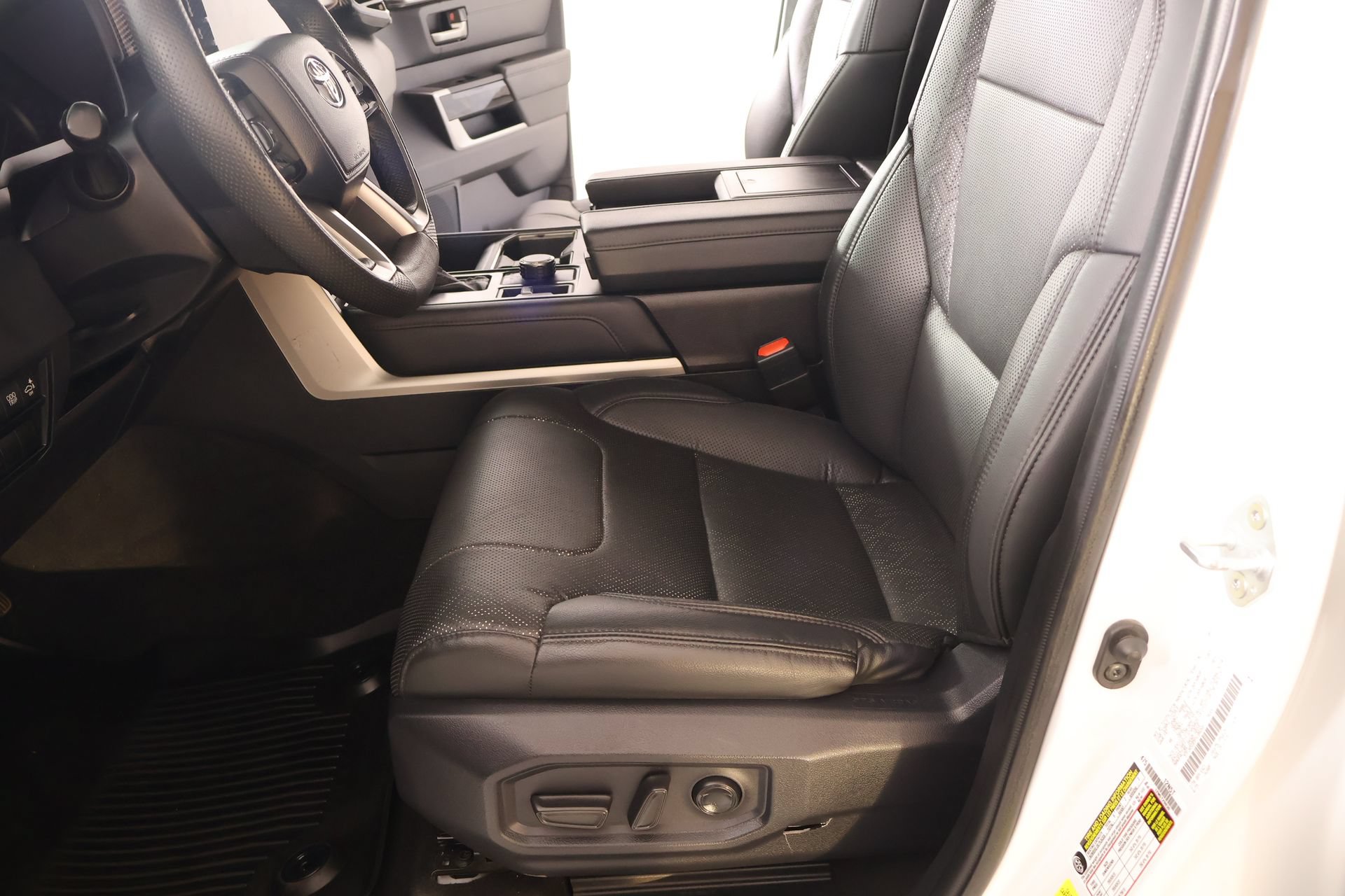 Used 2023 Toyota Tundra Limited AWD/4WD image 12
