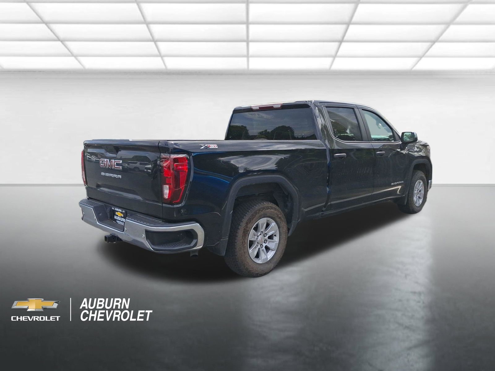 Certified 2022 GMC Sierra 1500 Pro w/ Convenience Package AWD/4WD image 2