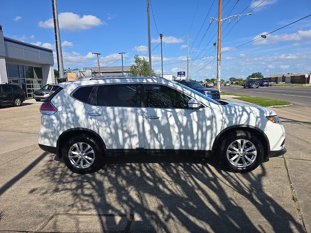 Used 2016 Nissan Rogue SV w/ SV Premium Package image 3