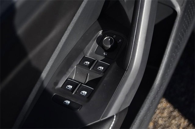 Certified 2025 Volkswagen Jetta S image 8