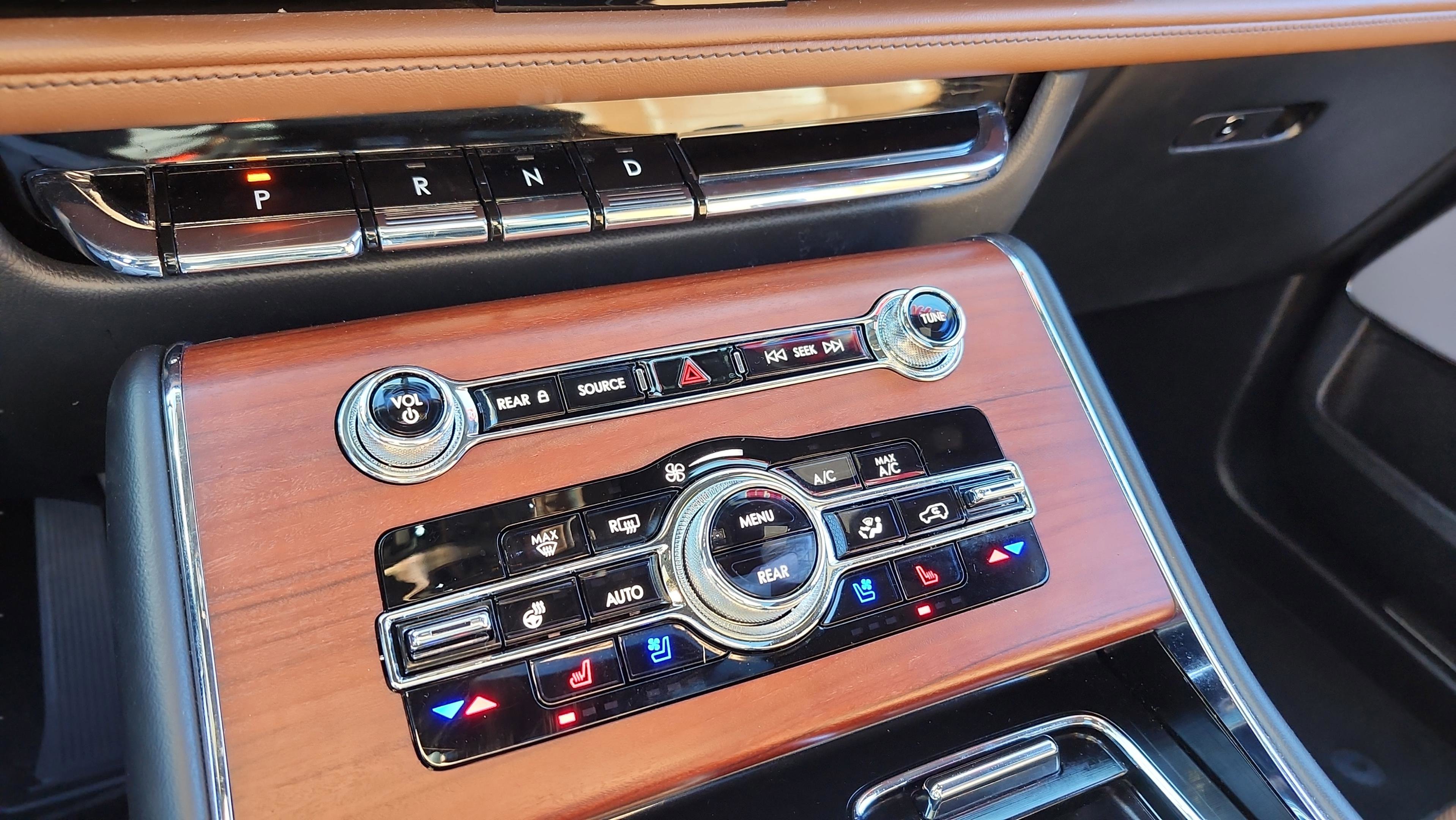 Used 2021 Lincoln Aviator Reserve w/ Equipment Group 208A image 33