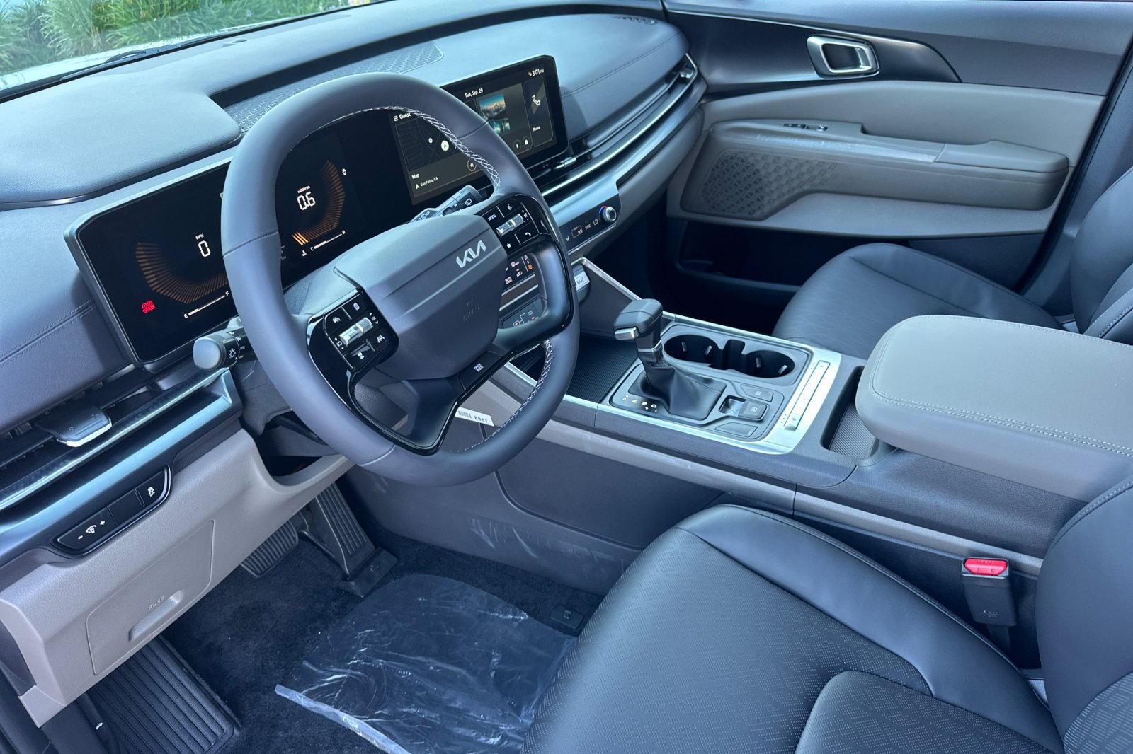 New 2027 Kia Carnival FWD image 10