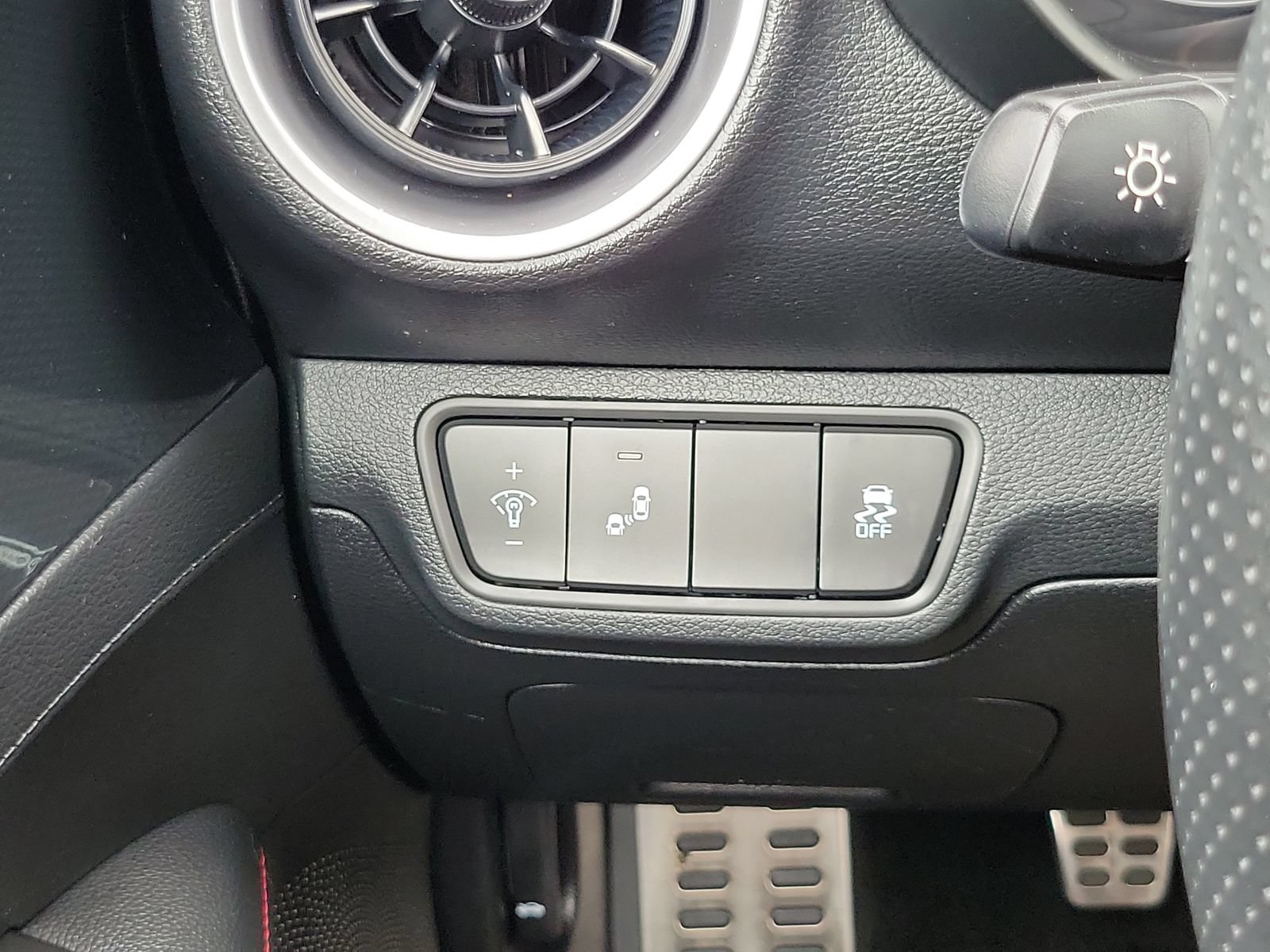 Used 2023 Kia Forte GT FWD image 13