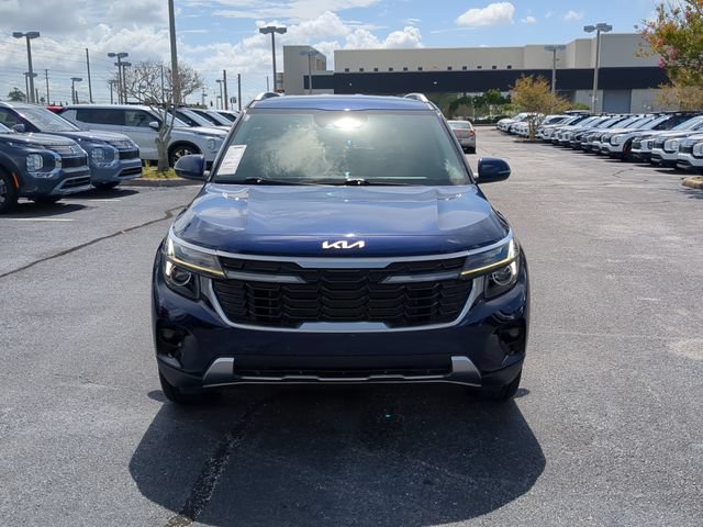Used 2024 Kia Seltos EX FWD image 3