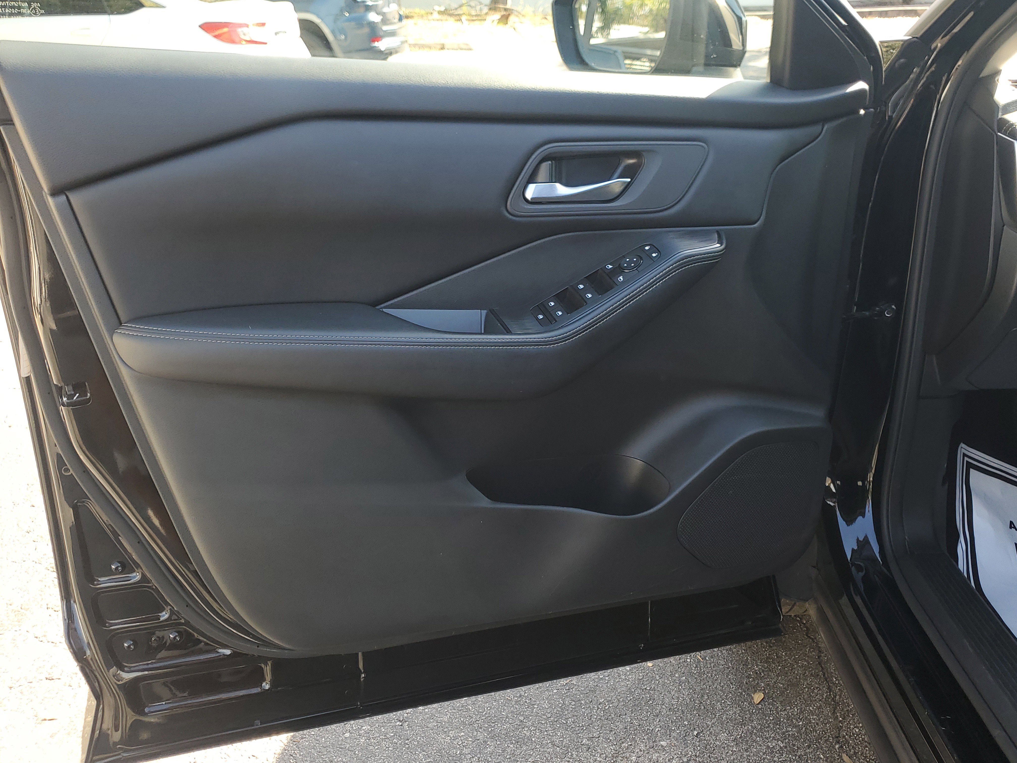 Certified 2024 Nissan Rogue SV image 16