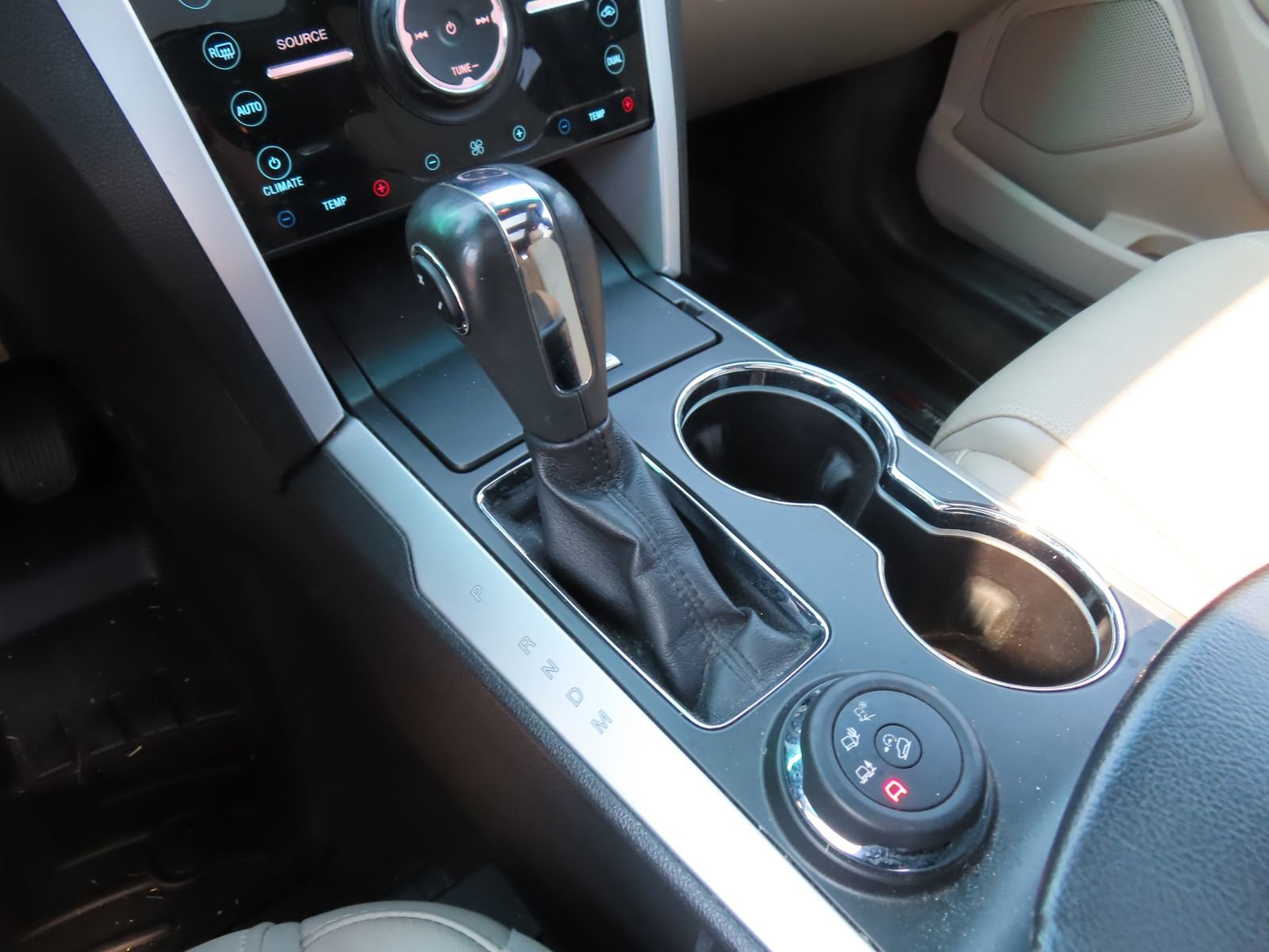 Used 2015 Ford Explorer Limited w/ Equipment Group 302A AWD/4WD image 27