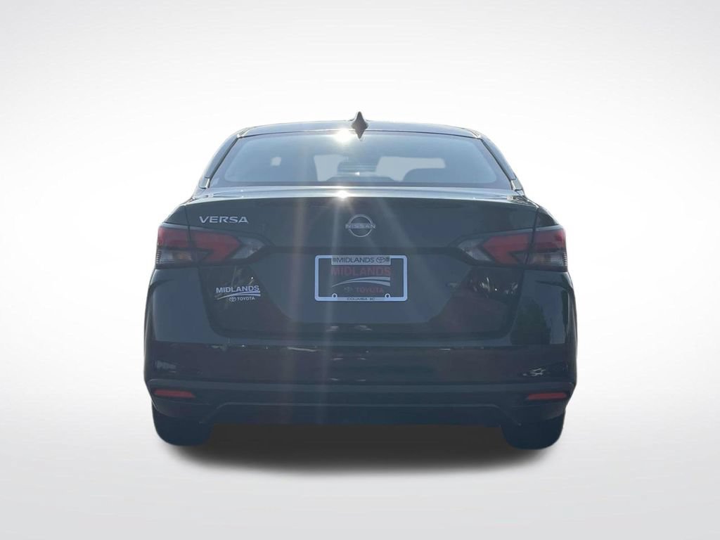 Used 2025 Nissan Versa SV FWD image 5