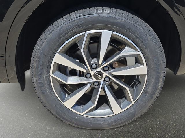 Used 2024 Audi Q5 2.0T Premium w/ Summer of Audi Package AWD/4WD image 37