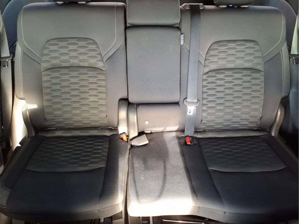 Used 2024 Nissan Pathfinder SV image 17
