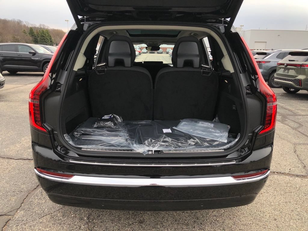 New 2026 Volvo XC90 B6 Plus w/ Protection Package Premier AWD/4WD image 34