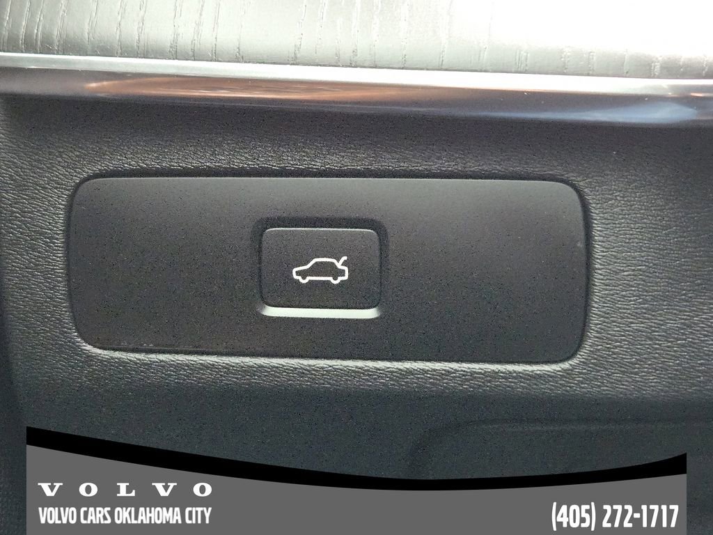 Certified 2023 Volvo XC90 B6 Ultimate w/ Protection Package Premier image 21