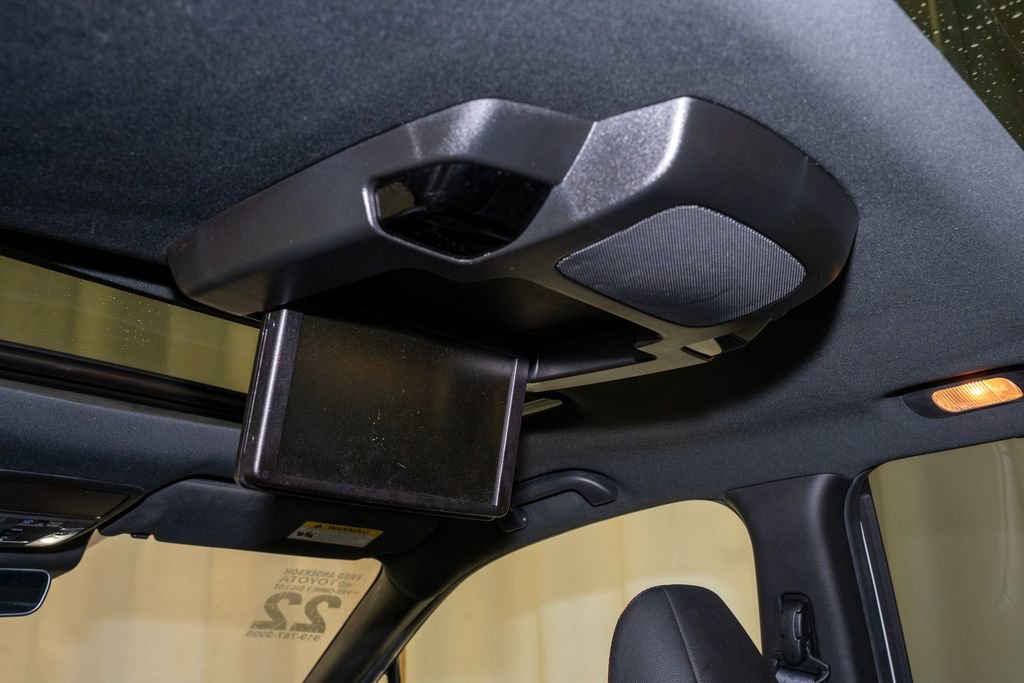 Used 2022 Honda Pilot Black Edition image 11