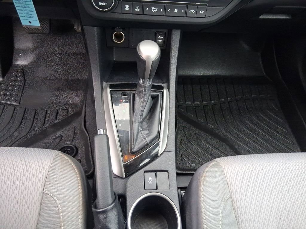 Used 2015 Toyota Corolla LE image 13