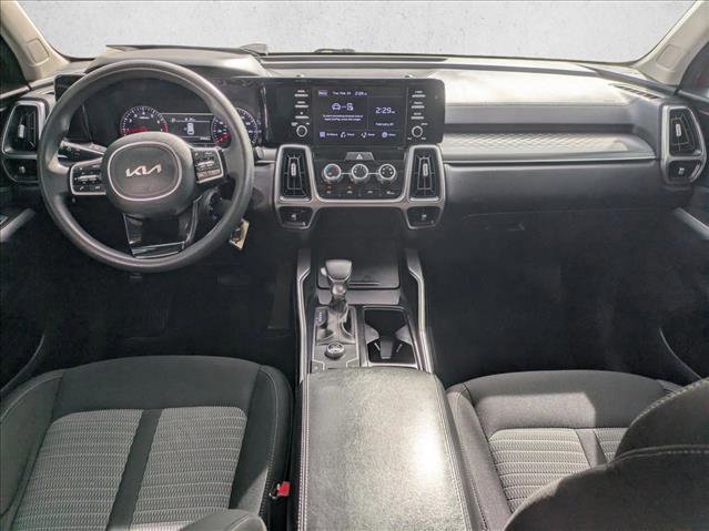Used 2022 Kia Sorento LX image 16