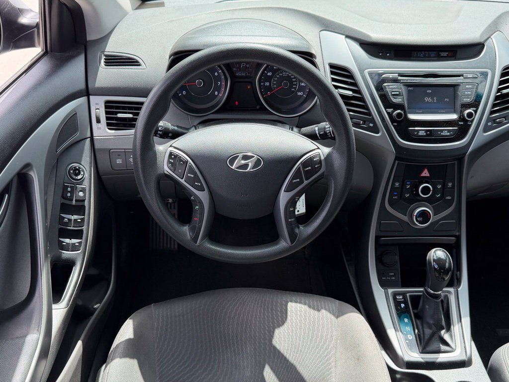 Used 2015 Hyundai Elantra SE w/ Option Group 02 FWD image 8