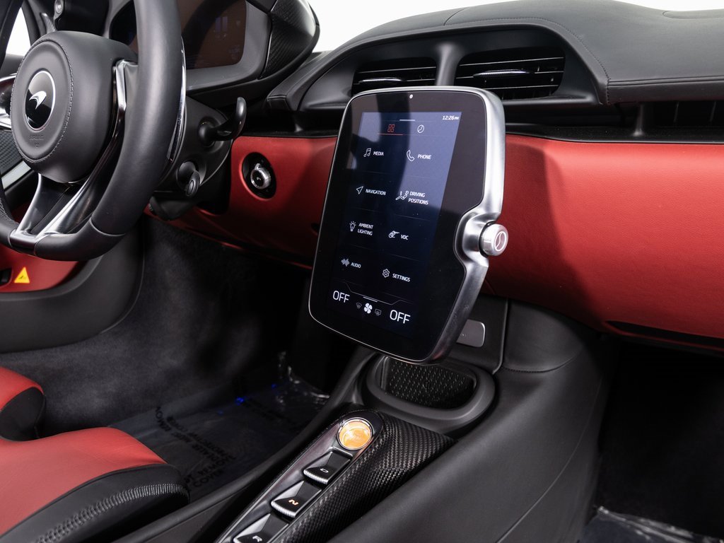 Used 2025 McLaren Artura Spider image 30